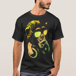 サングラスとヘッドフォンを備えたモンキーチンポ Tシャツ