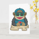 サングラスとポーカーカードのサル カード (黄色い花)