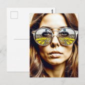 サングラスに反射する女性アイアート ポストカード (正面/裏面)
