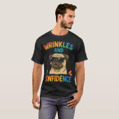 サングラスのおしゃれパグ犬 Tシャツ (正面フル)