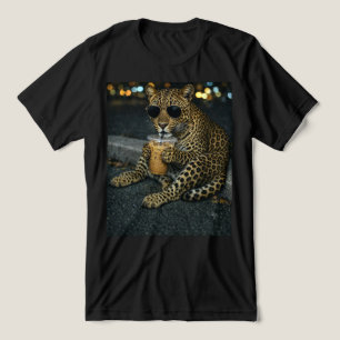 サングラスのクールなヒョウのアイスコーヒー トライブレンドTシャツ