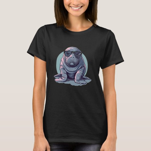 サングラスのコスチュームを着た可愛いマナティー顔 Tシャツ (正面)
