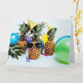 サングラスの大きいバースデー・カードが付いているクールなパイナップル カード (黄色い花)