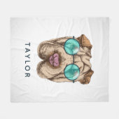 サングラスのSharpeiは|あなたの名前を加えます フリースブランケット (正面(横))