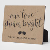 サングラスはサインを好む – 私たちの愛は明るく輝く フォトプラーク (側面)