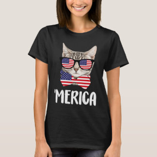 サングラスをかけたアメリカ猫 アメリカ国旗 7月4日 Tシャツ