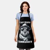 サングラスをかけたカピバラ Capy+Commander エプロン (着用した状態)