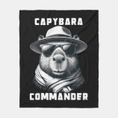 サングラスをかけたカピバラ Capy+Commander フリースブランケット (正面)