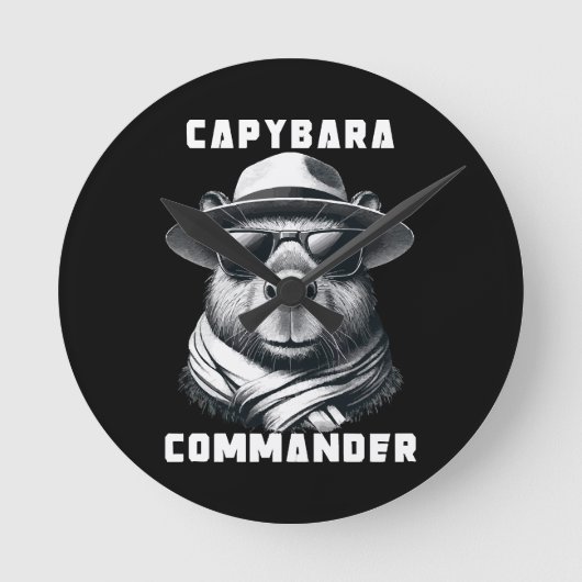 サングラスをかけたカピバラ Capy+Commander ラウンド壁時計 (正面)