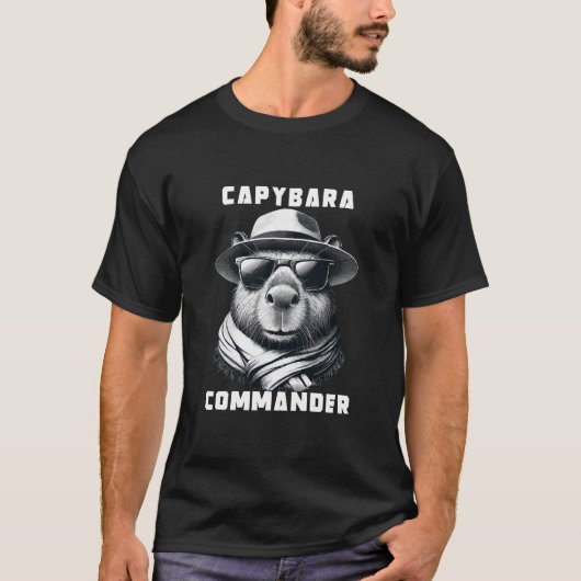 サングラスをかけたカピバラ Capy+Commander Tシャツ (正面)
