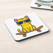 サングラスをかけたクールなスケボー猫のキャラクター コースター (左側)