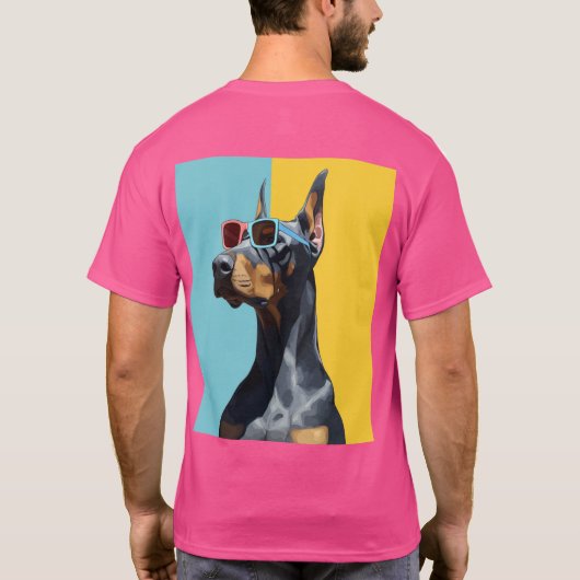 サングラスをかけたクールなドーベルマン Tシャツ (裏面)