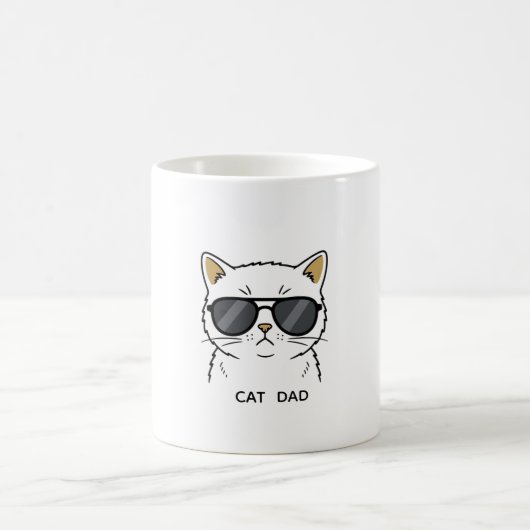 サングラスをかけたクールな三毛猫 コーヒーマグカップ (中央)