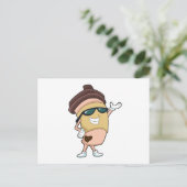 サングラスをかけたコーヒーマグ ポストカード (スタンド正面)