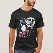 サングラスをかけたスケーター ペンギン Tシャツ (正面)
