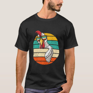 サングラスをかけたニワトリの農家養鶏デザイン Tシャツ