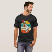 サングラスをかけたニワトリの農家養鶏デザイン Tシャツ (正面フル)