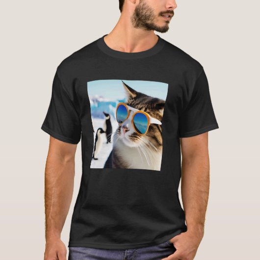 サングラスをかけたペンギンと戯れる猫 南極大陸 Tシャツ (正面)