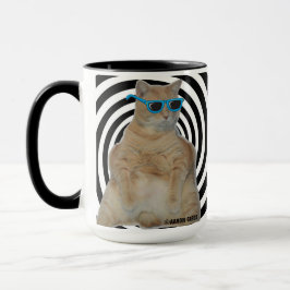 サングラスをかけた太ったマンクス猫のマグカップ マグカップ