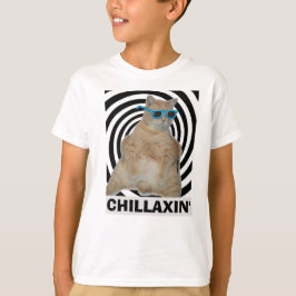 サングラスをかけた太ったマンクス猫 Tシャツ