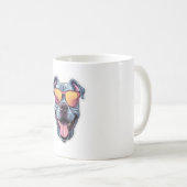 サングラスをかけた幸せな青いピットブル コーヒーマグカップ (正面右)