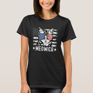 サングラスをかけた愛国的な猫の4th Julyパロディデザイン Tシャツ