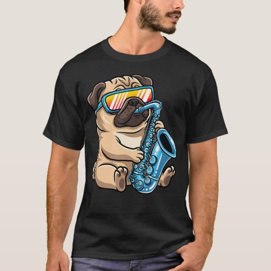 サングラスをかけた犬がサックスを演奏 Tシャツ (正面)