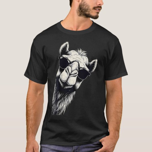 サングラスをかけた面白いラクダ キャメル Tシャツ (正面)