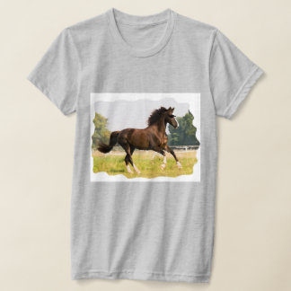 サングラスをかけた馬のTシャツ Tシャツ