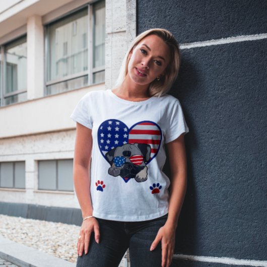 サングラスをかけているパグ犬USA国旗のハート ユニセックス Tシャツ