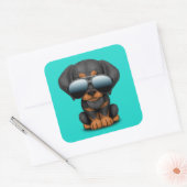 サングラスをかけている可愛いドバーマンパピードッグ スクエアシール (封筒)