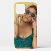 サングラスをかざす青いブラレットの女性 Case-Mate iPhoneケース (裏面)