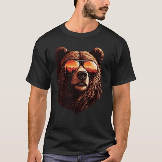 サングラスをしたカラフルなくまの面白い顔 くま好きな人へ Tシャツ (正面)