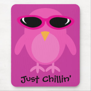 サングラスを持つちょうどChillinのピンクのフクロウ マウスパッド