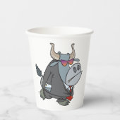 サングラスクールでスーツを着たビジネスブル 紙コップ (正面)