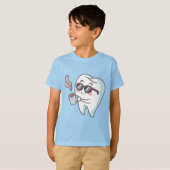 サングラスクールとコーヒーマグの歯の漫画 Tシャツ (正面フル)