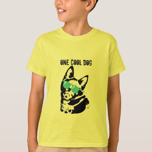 サングラス入りスキッペルケ犬 Tシャツ (正面)