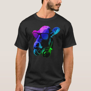 サングラス及びヘッドホン付き牛 Tシャツ
