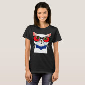 サングラス姿のスタイリッシュな猫 Tシャツ (正面フル)