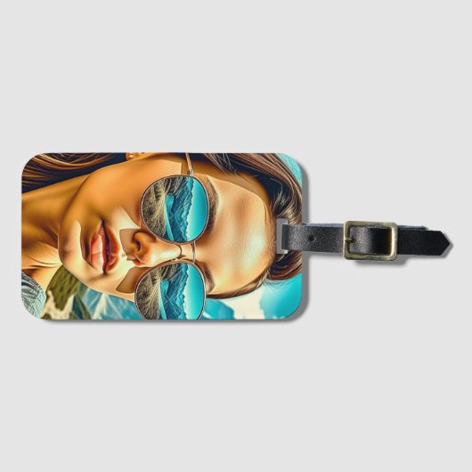 サングラス山の反射の美しい女性 ラゲッジタグ (正面横)