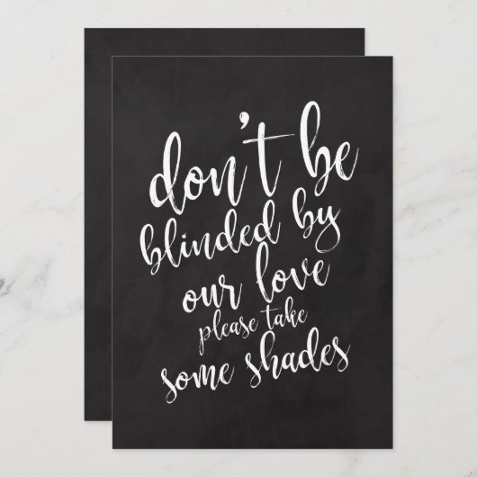 サングラス結婚は安い黒板の看板を好む 招待状 (正面/裏面)