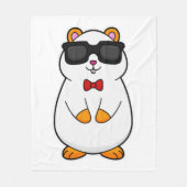 サングラス&ボウタイ付きハムスター フリースブランケット (正面)