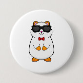 サングラス&ボウタイ付きハムスター 缶バッジ (正面)