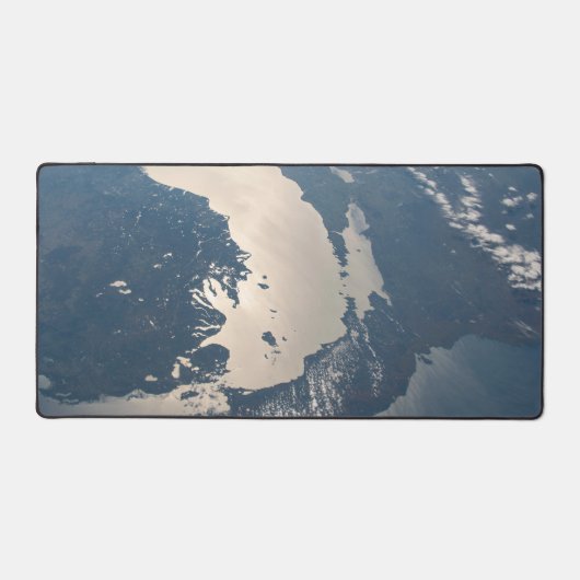 サングリントビームスオフミシガン湖 デスクマット (正面)