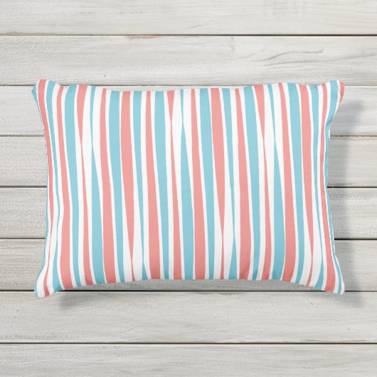 サンゴとティール（緑がかった色）ブラシのストロークのアクセント枕 アウトドアクッション (正面)