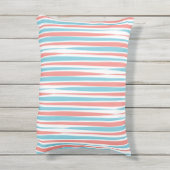 サンゴとティール（緑がかった色）ブラシのストロークのアクセント枕 アウトドアクッション (裏面(縦))