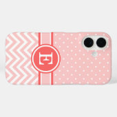 サンゴとピンクの名門私立校風のシェブロン・ドット・モノグラム Case-Mate iPhoneケース (裏面 (横))