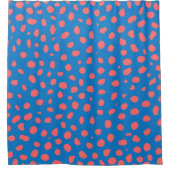 サンゴとブルーチータスポットプリントパターン シャワーカーテン (正面)