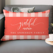 サンゴとホワイトバッファローチェック感謝パーソナライズされた ランバークッション