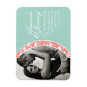 サンゴとミントのダマスク写真結婚式の日付を保存 マグネット (縦)